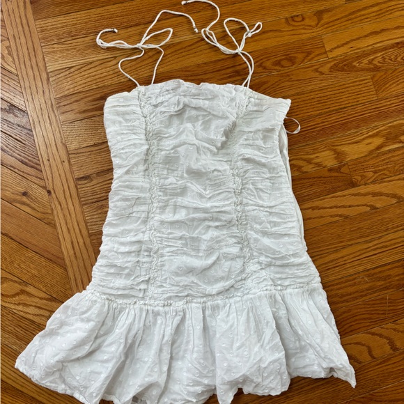 Tie shoulder white mini dress ruffle - Picture 1 of 5